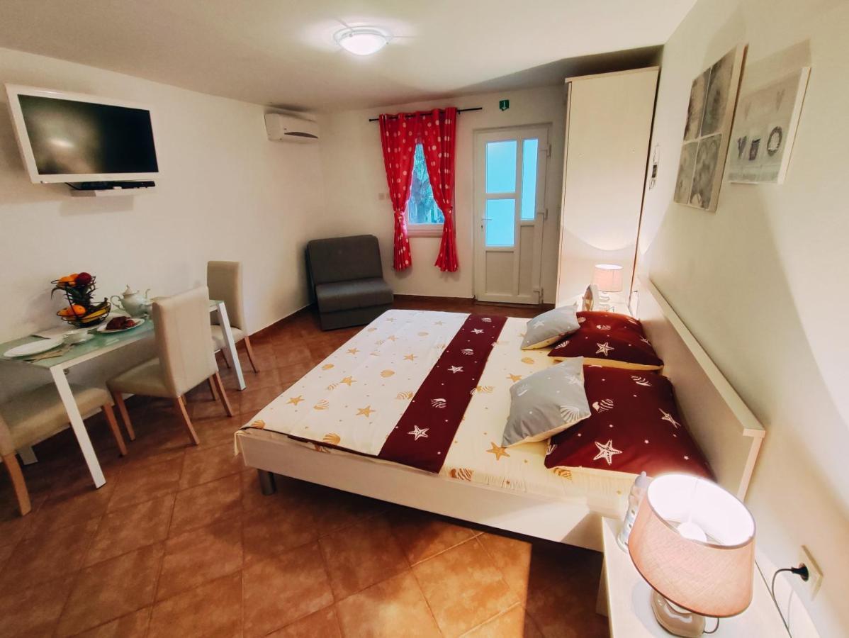 Apartmani Nada Mustapic ブレラ エクステリア 写真
